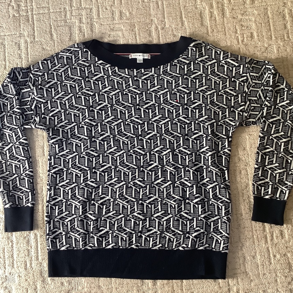 Tommy Hilfiger Womens “Cube” logo sweater Size S/P